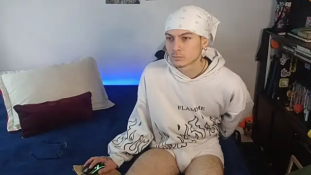 Snapshot of Dioniso_guy8 chatting on October 9, 2025, 4:27 pm Dioniso guy8 online show from October 9, 2025, 4:27 pm