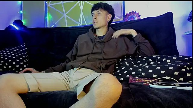 Snapshot of Dioniso_guy8 chatting on February 25, 2026, 7:45 pm Dioniso guy8 online show from February 25, 2026, 7:45 pm