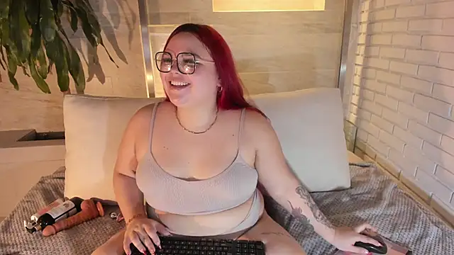 Lushi Love online show from June 8, 2026, 2:23 am