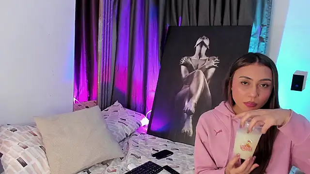 spicy angels  online show from February 25, 2026, 12:31 am