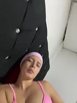 Snapshot of Mia_jhoonson chatting on November 10, 2025, 2:21 am Mia jhoonson online show from November 10, 2025, 2:21 am