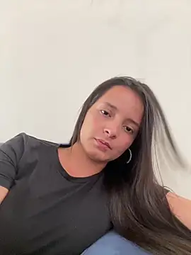 Mia jhoonson online show from March 4, 2026, 8:04 pm