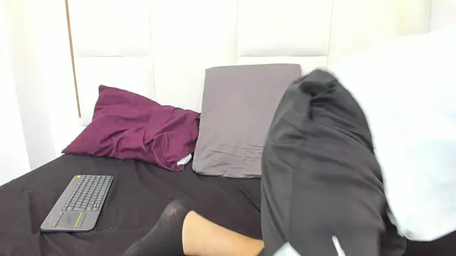 Naim Bennetsex online show from September 8, 2025, 4:28 pm