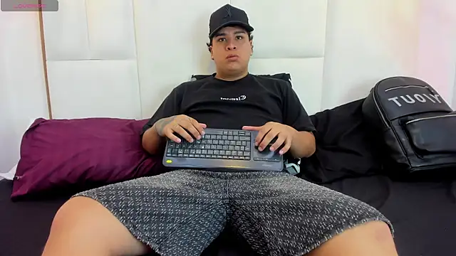 Naim Bennetsex online show from September 16, 2025, 5:25 pm