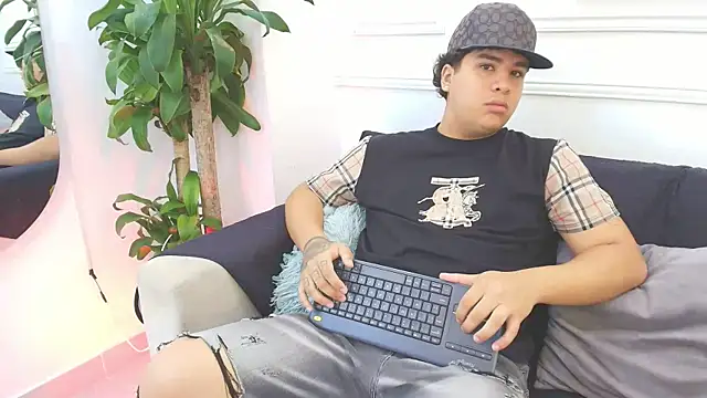 Naim Bennetsex online show from October 21, 2025, 6:41 pm