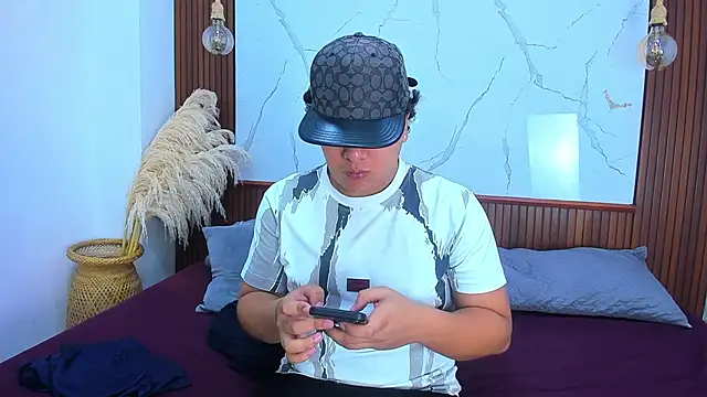 Naim Bennetsex online show from November 13, 2025, 3:33 pm