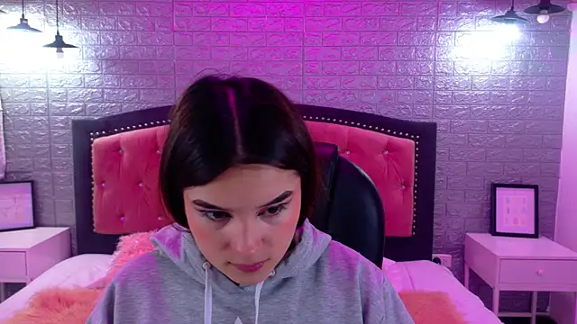 Natalie loffreda online show from September 20, 2025, 2:56 am