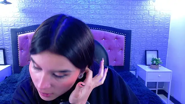 Natalie loffreda online show from October 21, 2025, 3:07 am