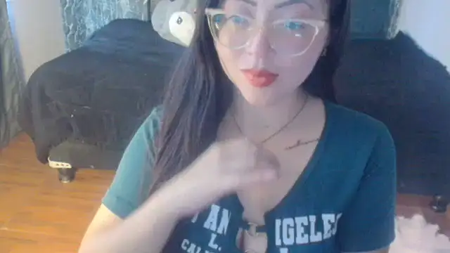 isa  crazy   online show from November 19, 2025, 6:19 pm