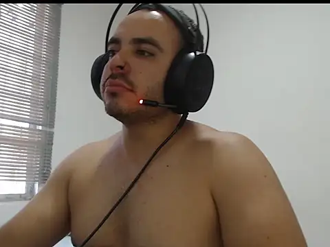 Ana ThiagoxX online show from March 9, 2026, 9:30 pm