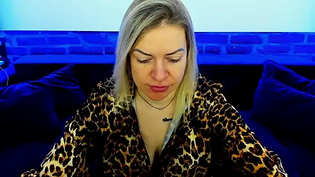 Anna Snows online show from November 6, 2025, 6:36 am