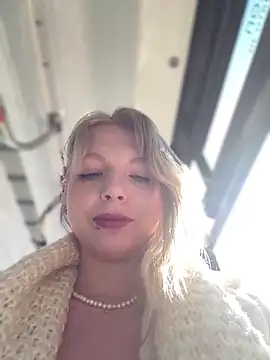 EveLittleSinner online show from September 30, 2025, 8:52 am