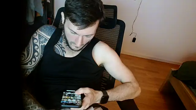 th1  online show from February 15, 2026, 6:04 pm