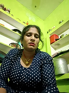 Snapshot of Hot-piuy chatting on September 15, 2025, 6:30 pm Hot-piuy online show from September 15, 2025, 6:30 pm