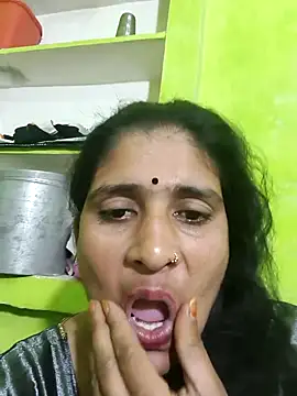 Snapshot of Hot-piuy chatting on October 30, 2025, 5:31 am Hot-piuy online show from October 30, 2025, 5:31 am