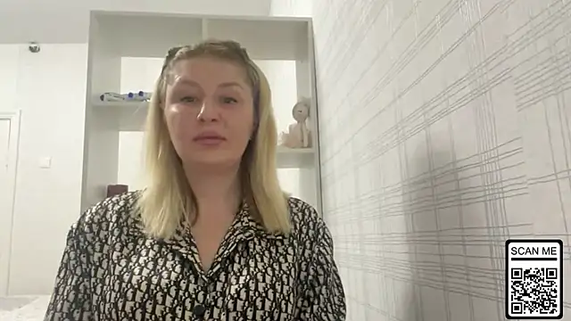 Snapshot of Blondie_xoxoxo chatting on February 28, 2026, 6:20 pm Blondie xoxoxo online show from February 28, 2026, 6:20 pm