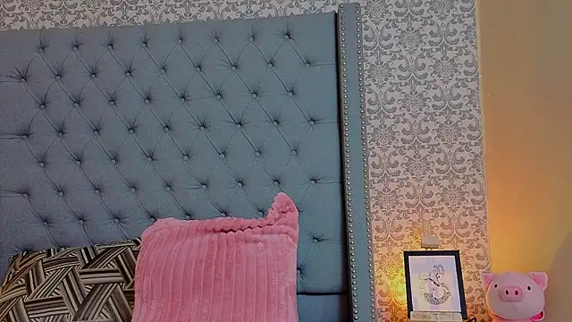 Abby roussee online show from February 5, 2026, 9:30 pm