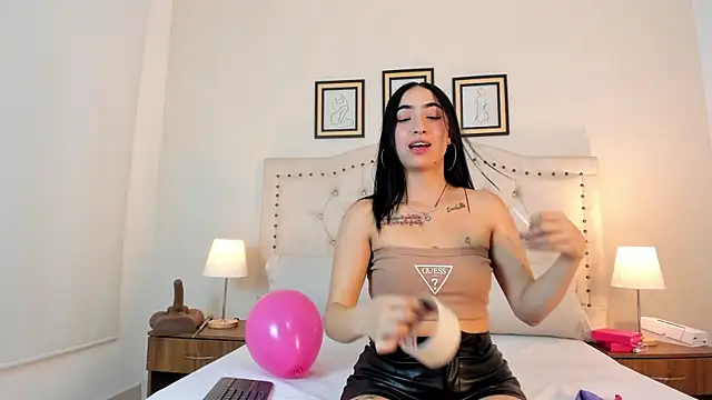 natasha moreno online show from April 8, 2026, 12:38 pm