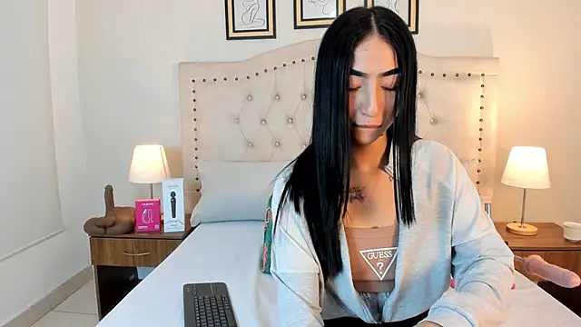 natasha moreno online show from April 14, 2026, 12:22 pm