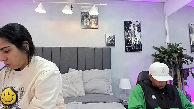 violet and myers online show from November 8, 2025, 11:43 am