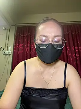 melyiaaa online show from May 21, 2026, 2:35 pm
