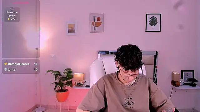 Luci Rose online show from November 15, 2025, 2:02 pm