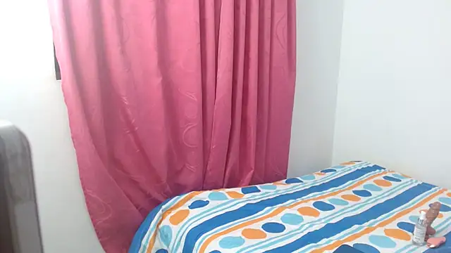 lolascarlett online show from September 26, 2025, 12:14 am