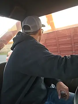 twistafatpipe online show from October 23, 2025, 10:52 pm