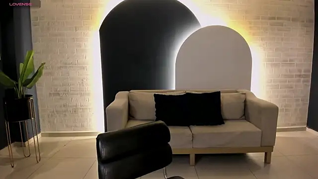 LizzCooper online show from September 10, 2025, 3:28 am