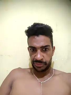 Gustavomoreno19 online show from September 22, 2025, 10:23 pm