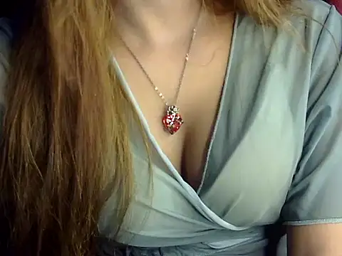 Snapshot of heartless_Queen chatting on October 6, 2025, 5:05 am heartless Queen online show from October 6, 2025, 5:05 am