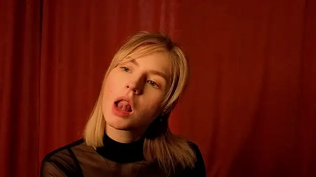 Snapshot of Sunshine_Angell chatting on December 22, 2025, 12:13 pm Sunshine Angell online show from December 22, 2025, 12:13 pm