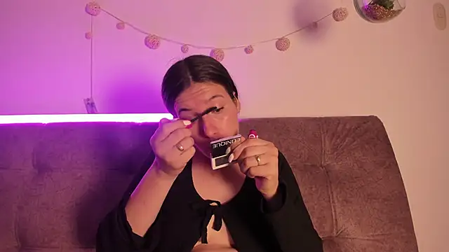 Snapshot of katalella_brown1 chatting on September 30, 2025, 12:21 pm katalella brown1 online show from September 30, 2025, 12:21 pm