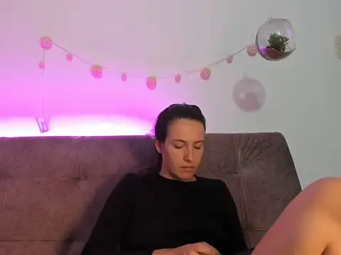 Snapshot of katalella_brown1 chatting on October 6, 2025, 11:29 am katalella brown1 online show from October 6, 2025, 11:29 am