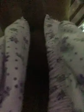 kavi1q1 online show from April 14, 2026, 11:33 pm