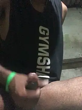 kavi1q1 online show from April 16, 2026, 2:12 am