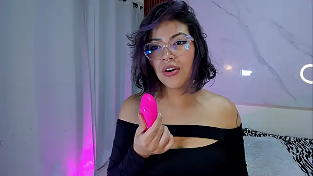 sara zc online show from December 19, 2025, 11:50 am