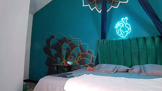 Maylu Fox online show from November 7, 2025, 3:34 pm