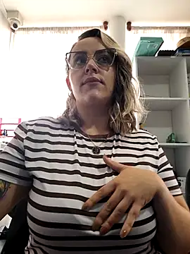 CurvyLust x online show from November 24, 2025, 1:55 pm