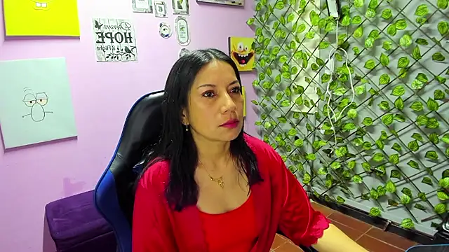 Megan Collinss  online show from January 10, 2026, 1:13 pm