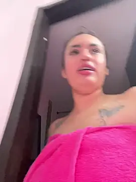 naomirouse  online show from December 21, 2025, 9:44 pm