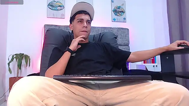 david santos16 online show from December 16, 2025, 2:38 am