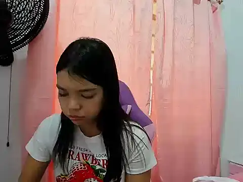 shy luna18 online show from September 8, 2025, 5:12 pm