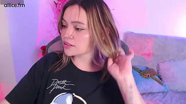 aliiceFM online show from September 14, 2025, 3:05 am