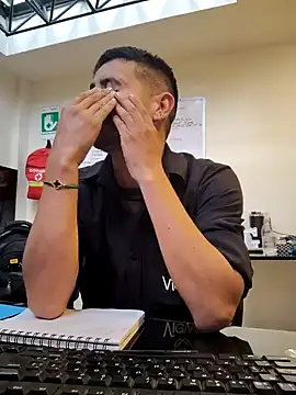 Snapshot of Juann-cock chatting on November 23, 2025, 4:07 pm Juann-cock online show from November 23, 2025, 4:07 pm