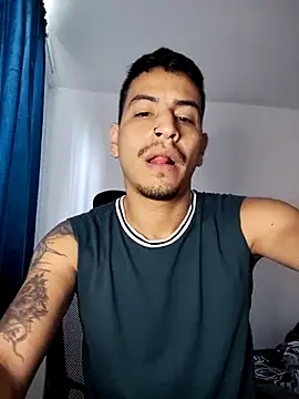 Snapshot of Juann-cock chatting on November 26, 2025, 2:18 pm Juann-cock online show from November 26, 2025, 2:18 pm