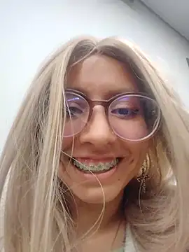 VioletxBloom online show from November 29, 2025, 4:59 am