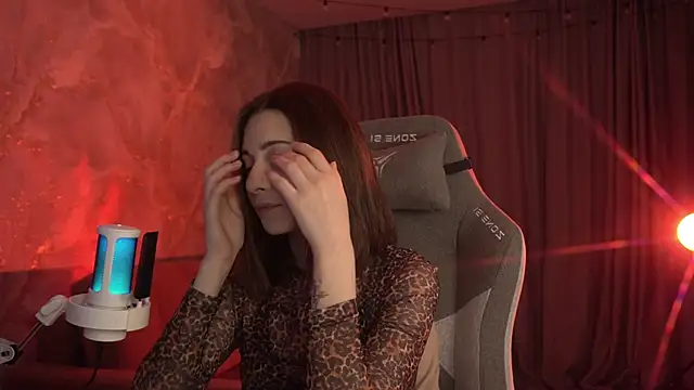 LumeNova online show from March 6, 2026, 2:19 am