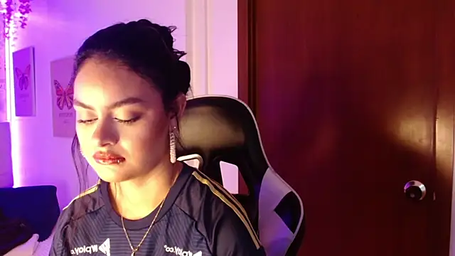 Snapshot of Sofia_Tanaka chatting on September 9, 2025, 12:26 pm Sofia Tanaka online show from September 9, 2025, 12:26 pm