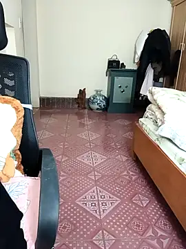 Moona heny online show from November 21, 2025, 11:53 am